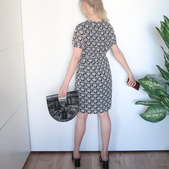 J. Crew Black & White Short Sleeve Crew Neck Mini Dress w Bow Tie Pattern Size 4 - Picture 6 of 12